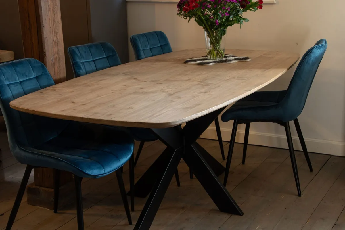 Grenen eettafel 200 x 100 cm met stalen poten