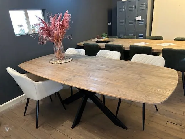 Grenen eettafel 220 x 100 cm met stalen poten